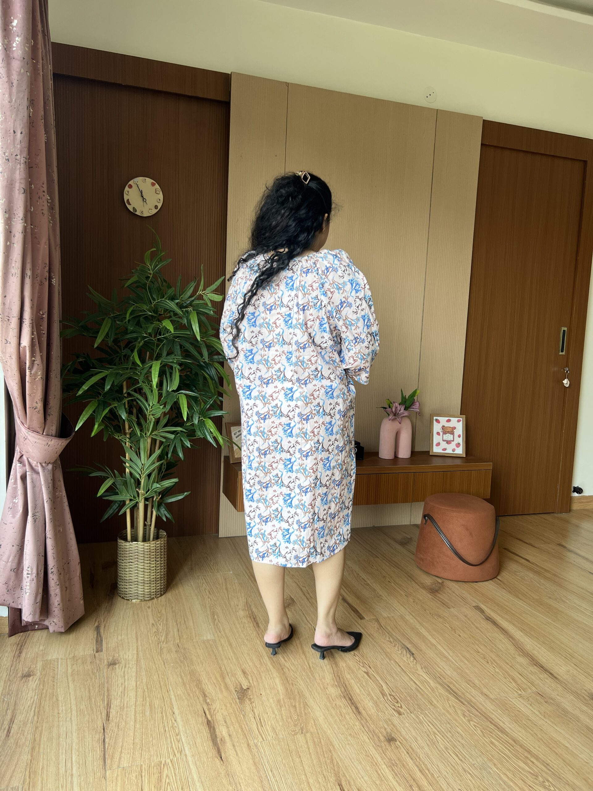 Cotton Buttoned Dress - Image 4